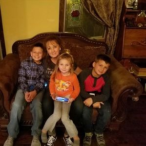 Meet your Posher, Roxanna